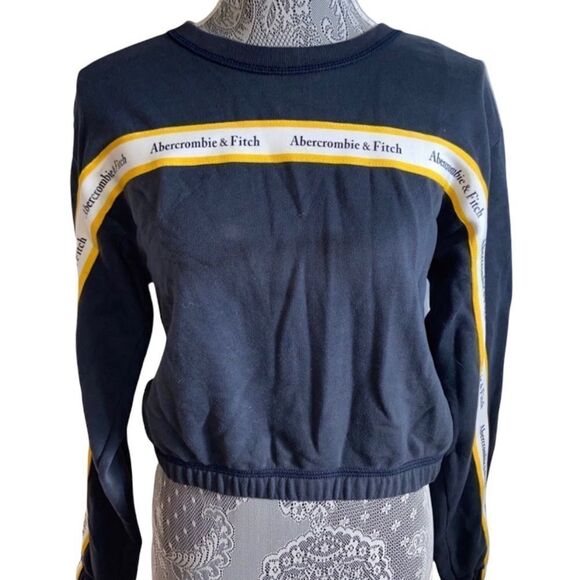 Abercrombie and Fitch cropped long sleeve sweatshirt - Picture 1 of 9
